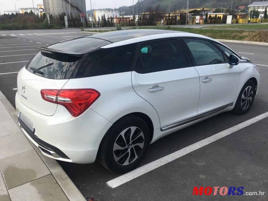 2012' Citroen DS5 photo #2