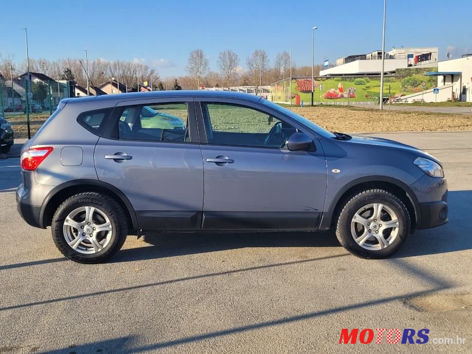 2010' Nissan Qashqai 1,5 Dci photo #5