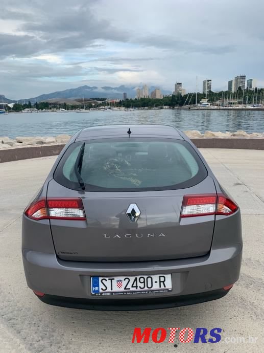 2015' Renault Laguna photo #5