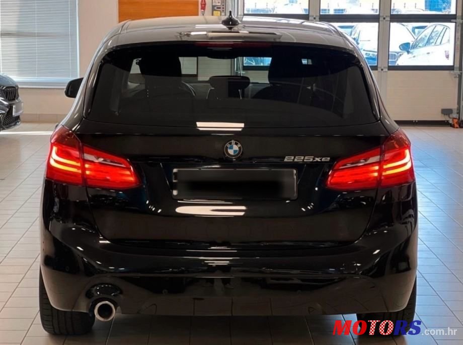 2019' BMW Serija 2 225Xe photo #2