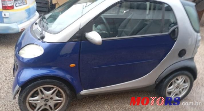 2001' Smart Fortwo Smart photo #1