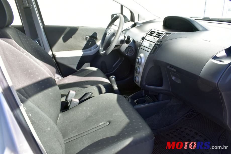 2006' Toyota Yaris 1,0 Vvt-I photo #5