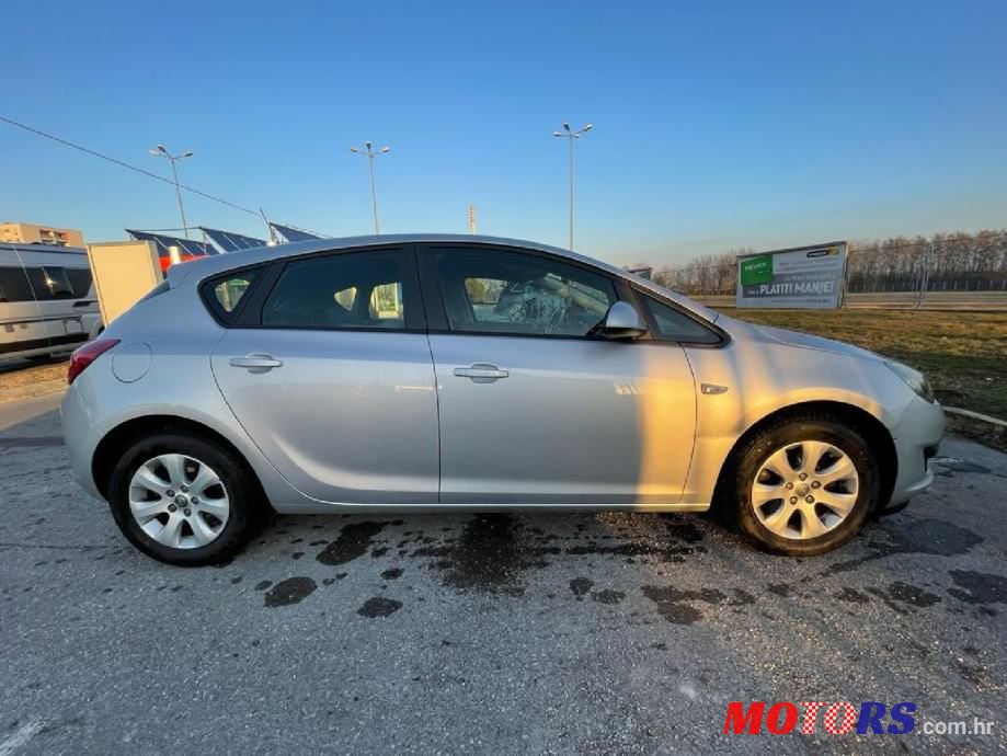 2015' Opel Astra 1.6 Cdti photo #2