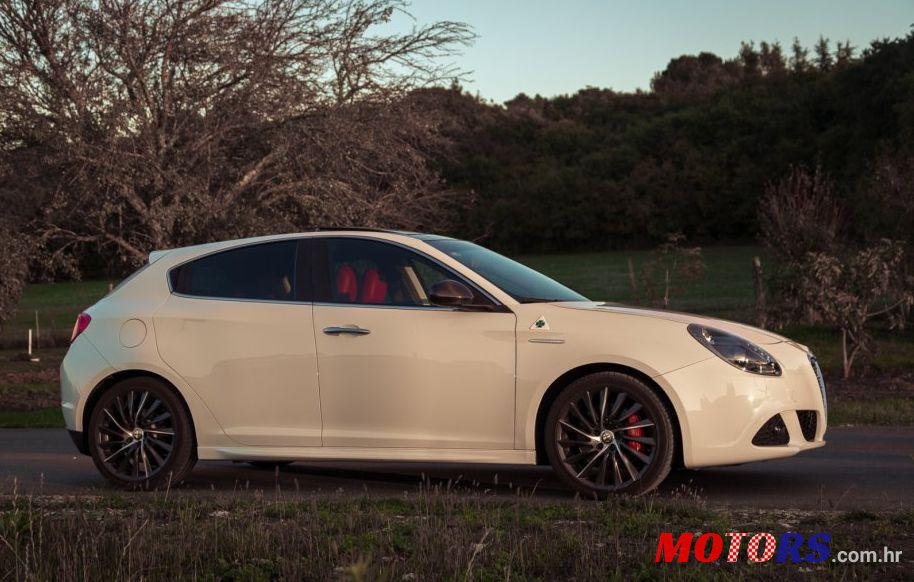 2010' Alfa Romeo Giulietta 1750 Tbi 16V photo #3