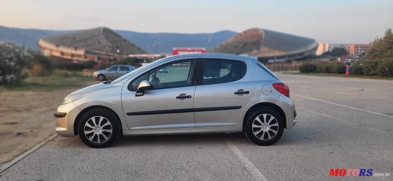 2008' Peugeot 207 1,4 photo #1