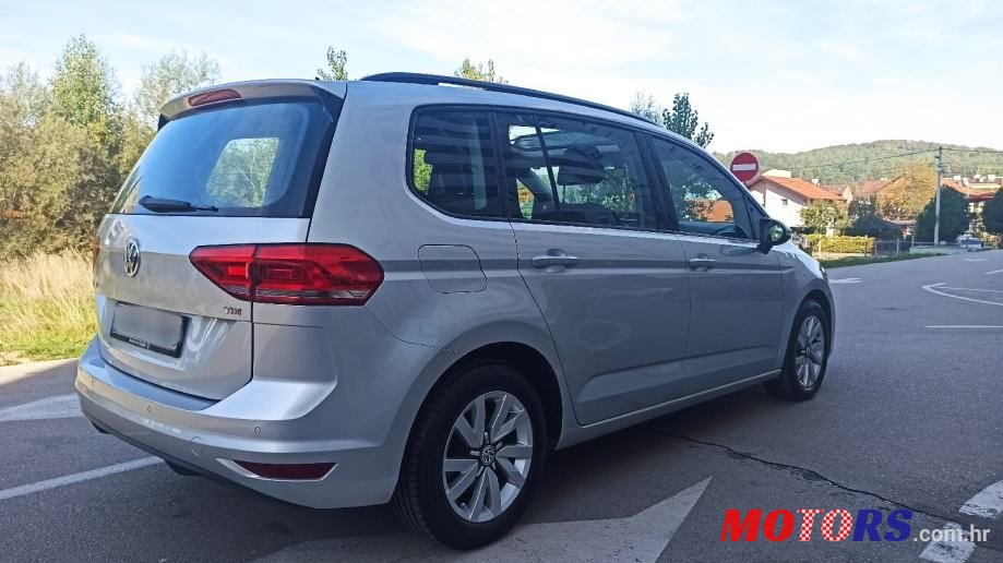 2017' Volkswagen Touran 1,6 Tdi photo #3