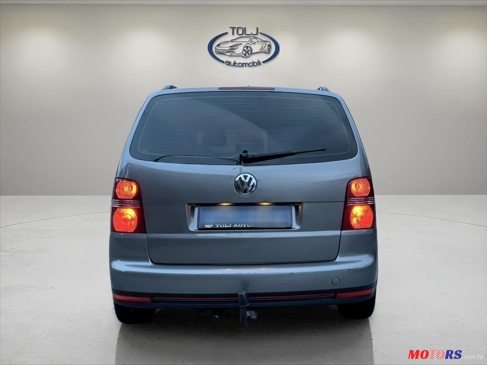 2010' Volkswagen Touran photo #4