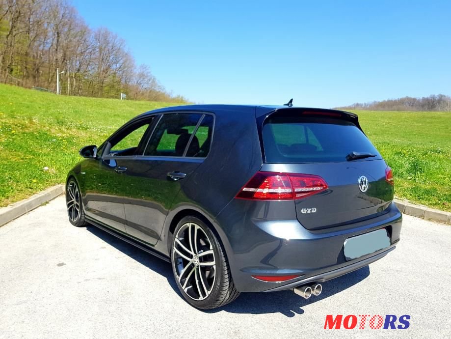 2013' Volkswagen Golf VII photo #3