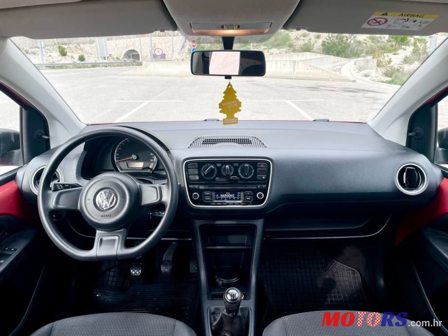 2015' Volkswagen Up! 1,0 Up! photo #6