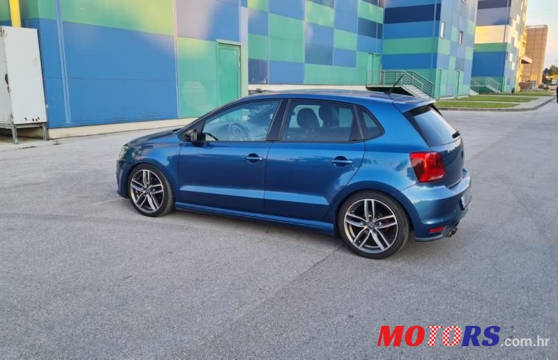 2014' Volkswagen Polo photo #4