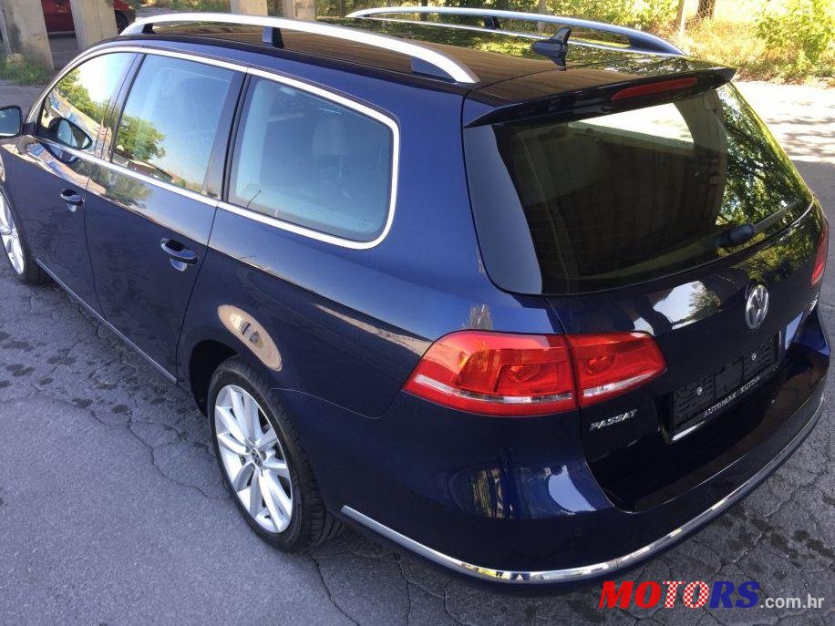 2012' Volkswagen Passat Variant photo #3
