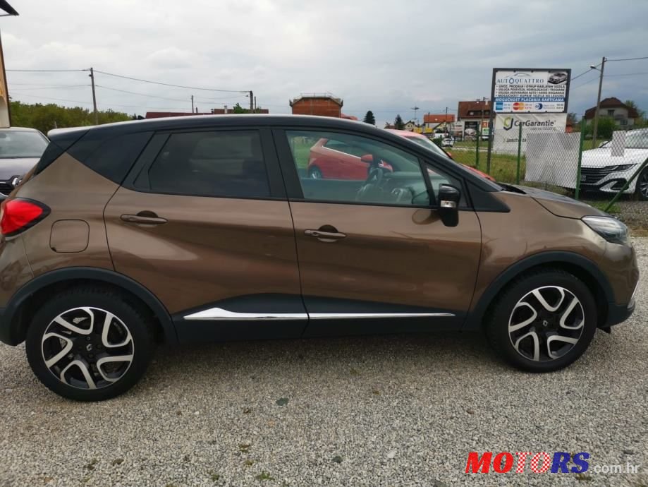 2015' Renault Captur 900 photo #3