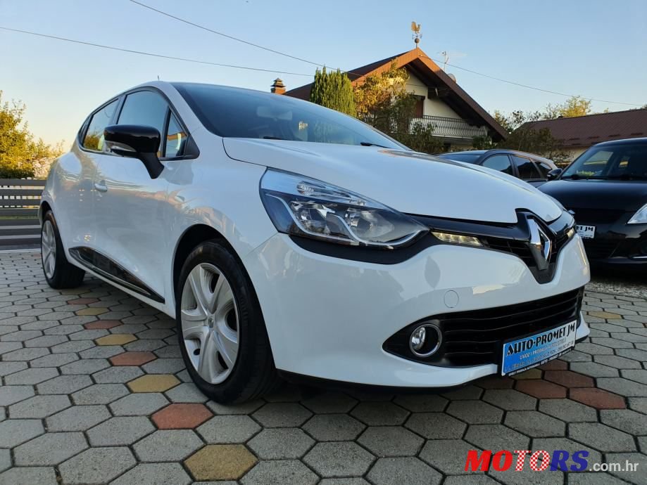 2013' Renault Clio photo #2