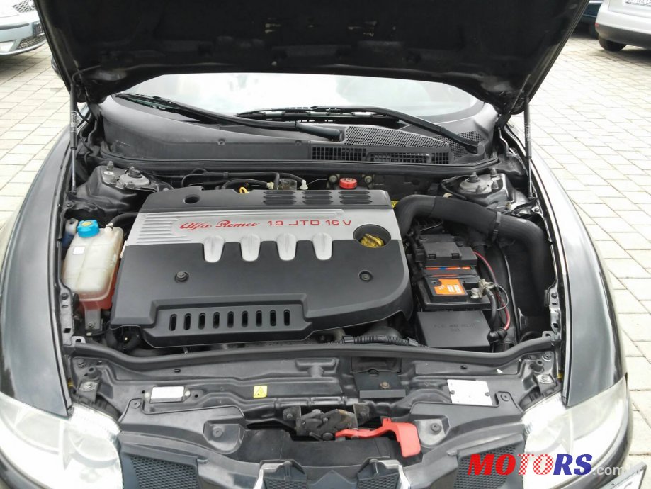 2005' Alfa Romeo GT 1,9 JTD M-Jet photo #2