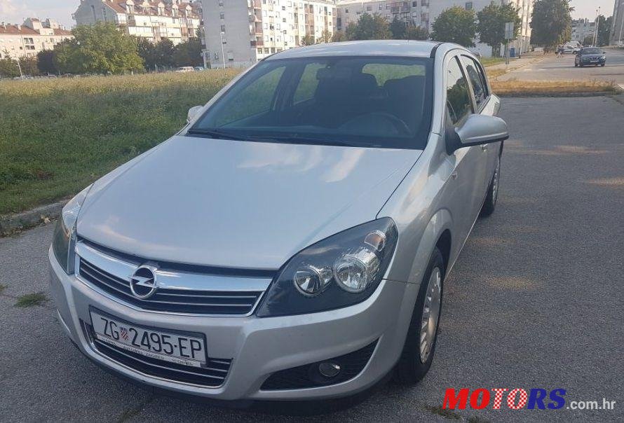 2012' Opel Astra 1,7 Cdti photo #1