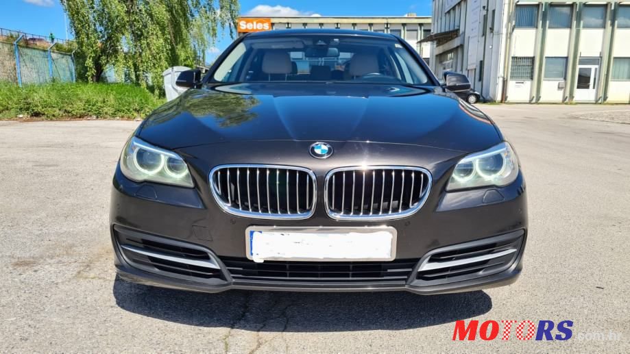 2013' BMW Serija 5 520D photo #1