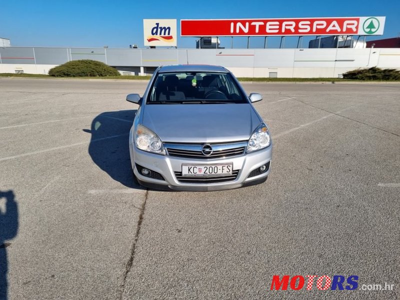 2009' Opel Astra 1,8 16V photo #3