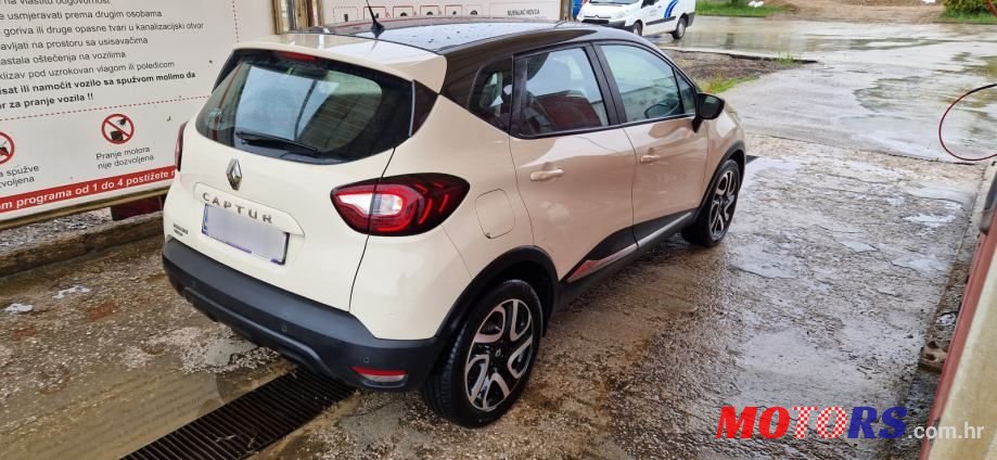 2019' Renault Captur Dci photo #3
