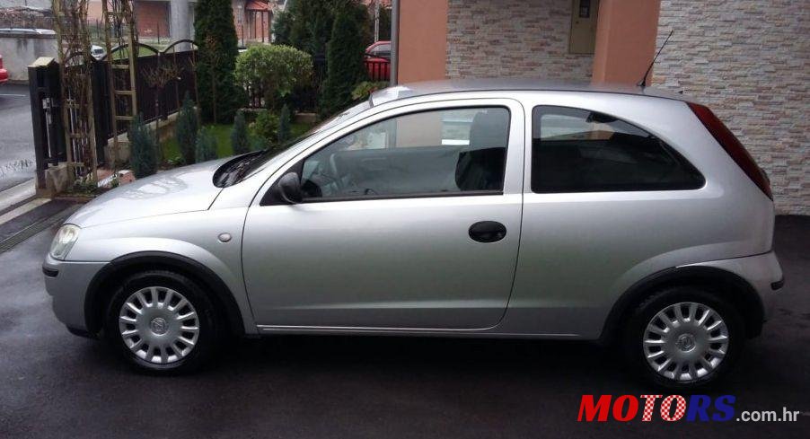 2004' Opel Corsa 1,3 Cdti photo #1