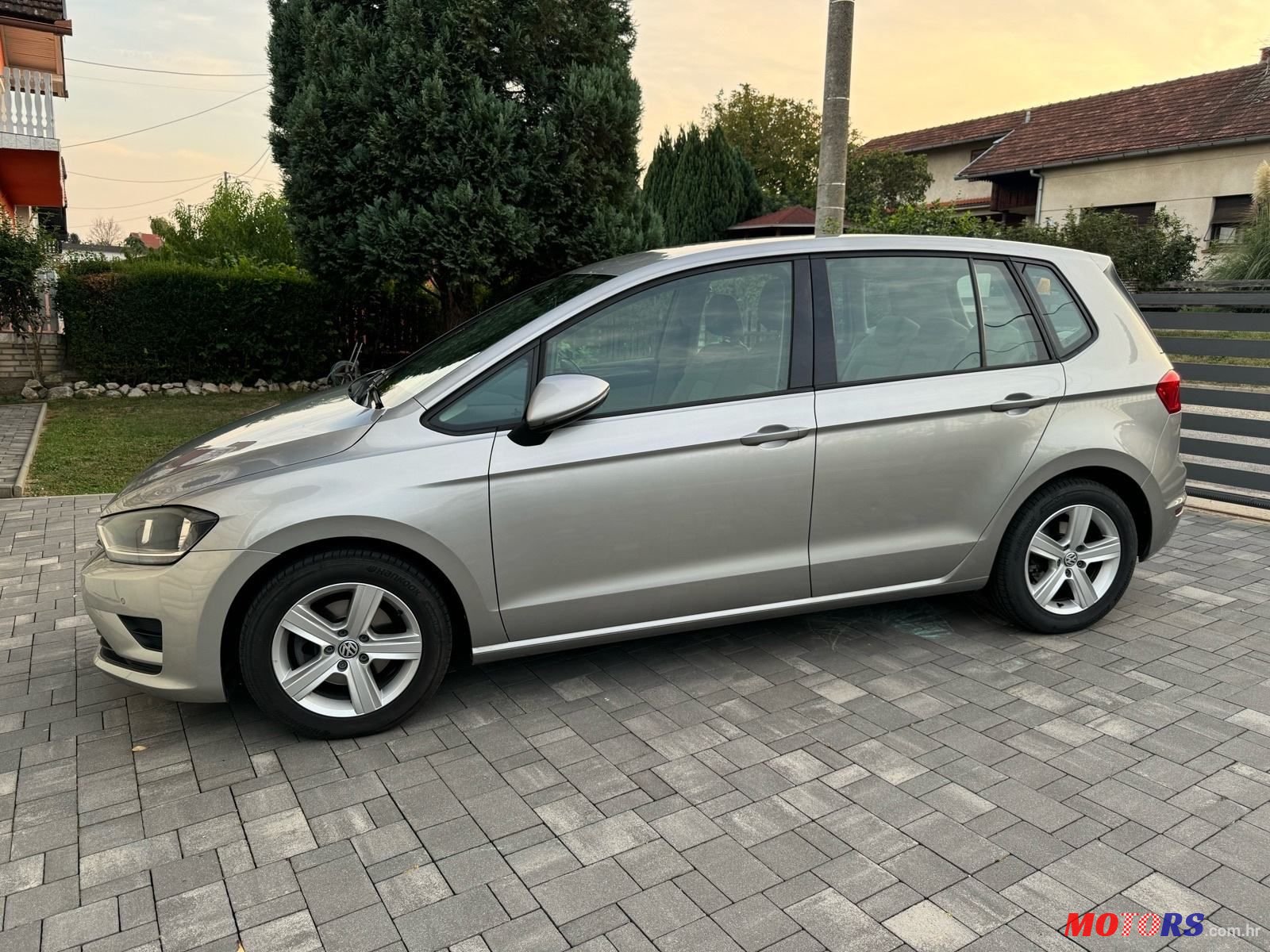 2014' Volkswagen Golf Sportsvan photo #5