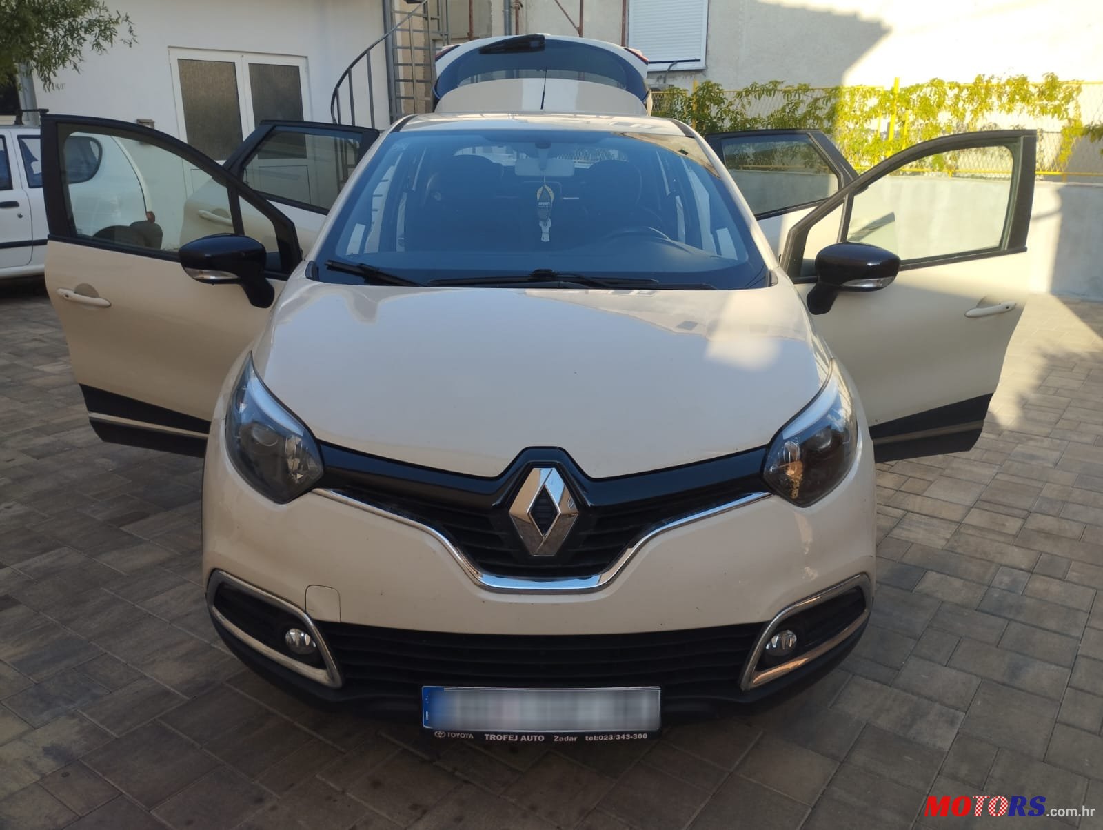 2015' Renault Captur photo #4