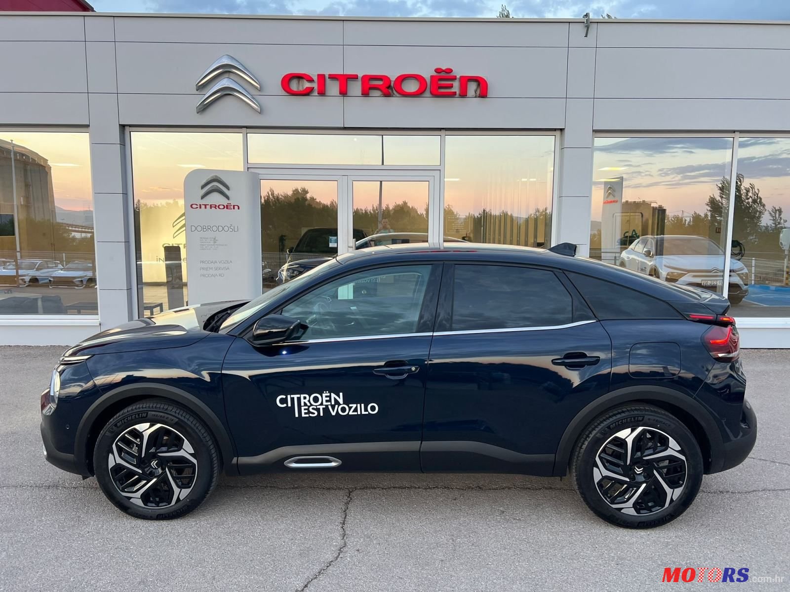 2024' Citroen C4 1,2 Puretech photo #3