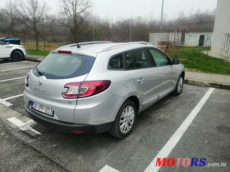 2015' Renault Megane Grandtour Dci 95 photo #5