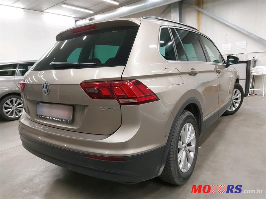 2016' Volkswagen Tiguan 2,0 Tdi Bmt photo #2
