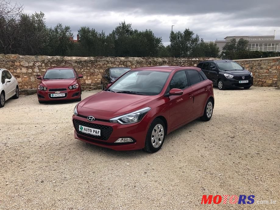 2016' Hyundai i20 1.25 Dohc photo #2