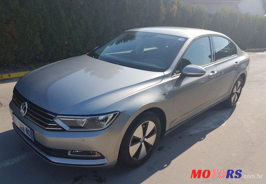 2016' Volkswagen Passat photo #2