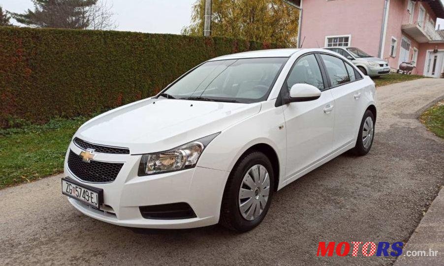 2011' Chevrolet Cruze 1.6 photo #3