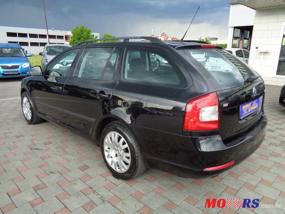 2012' Skoda Octavia Combi photo #3