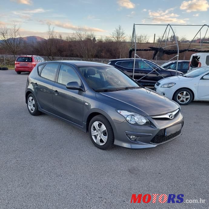 2011' Hyundai i30 1,6 Crdi photo #3