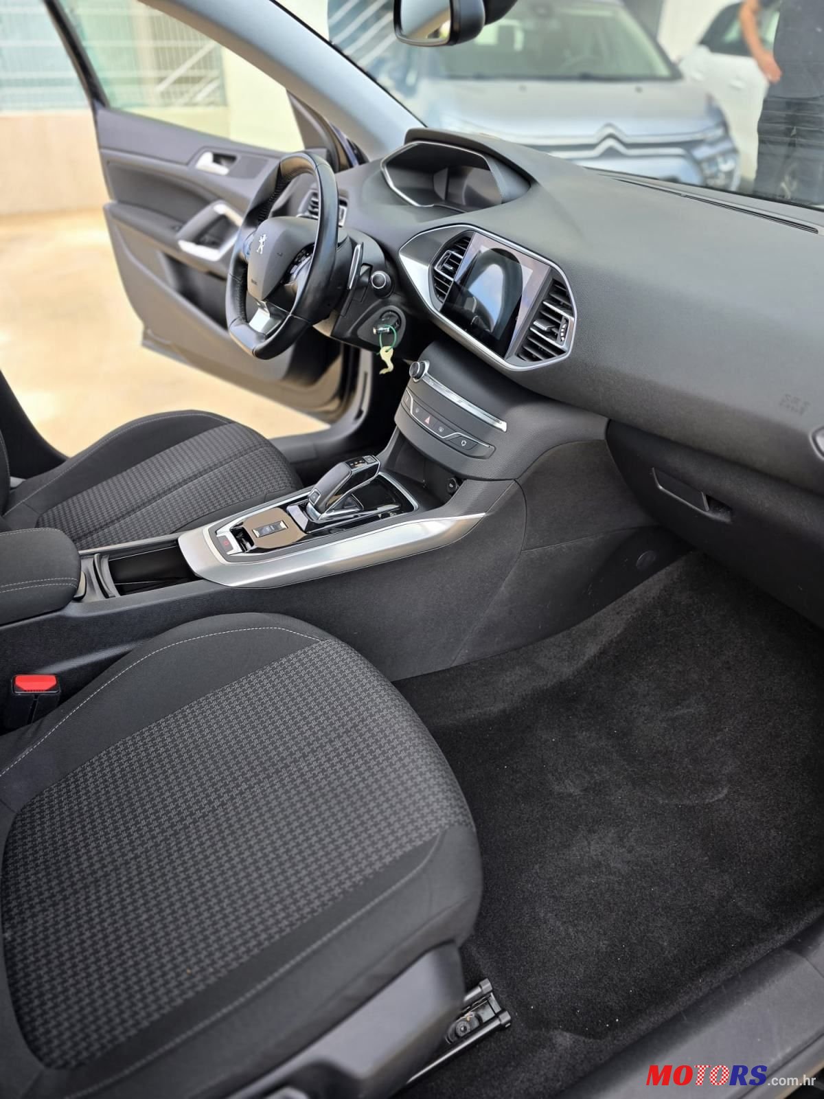 2021' Peugeot 308 Sw photo #6