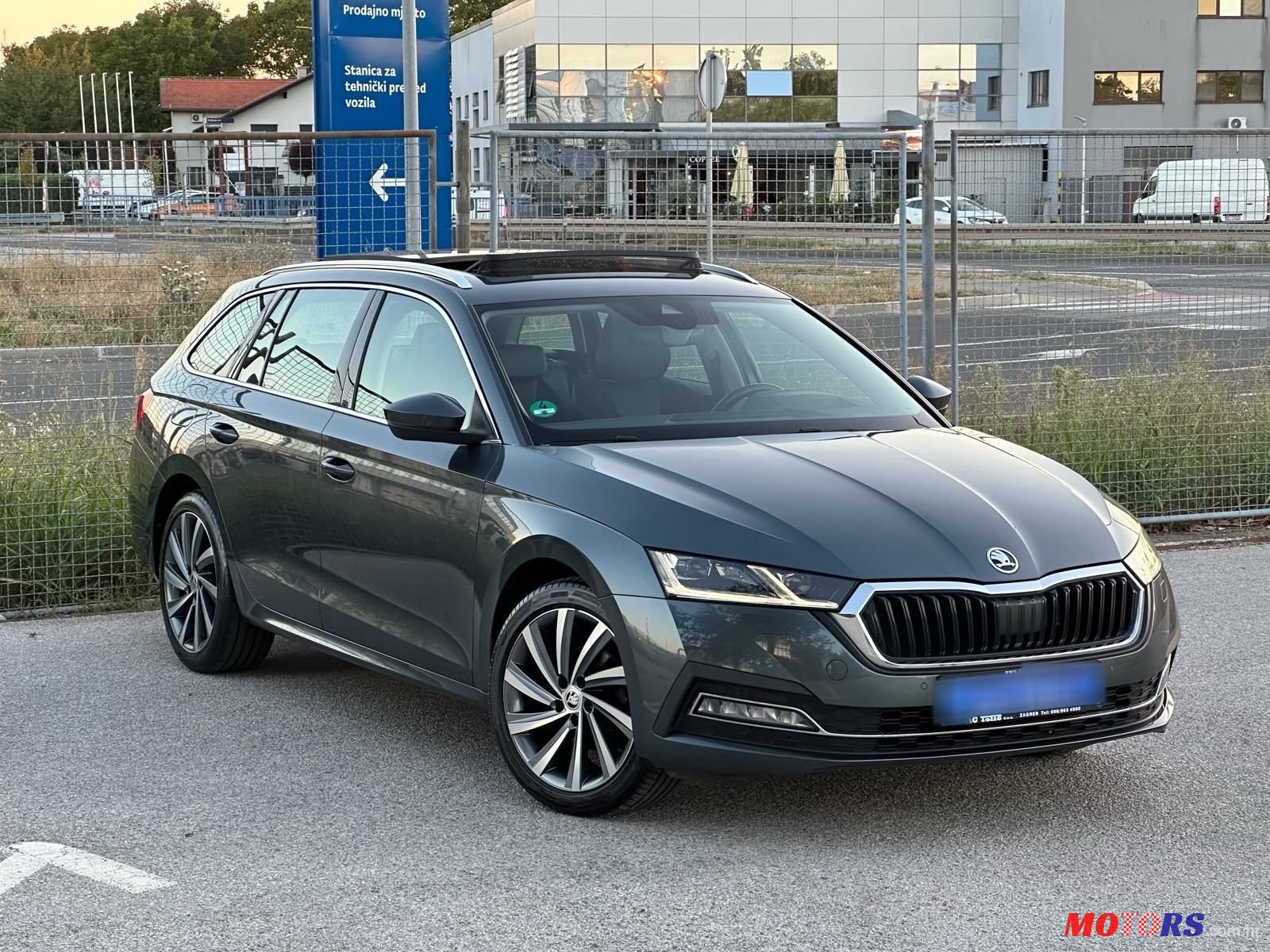 2020' Skoda Octavia Combi photo #1