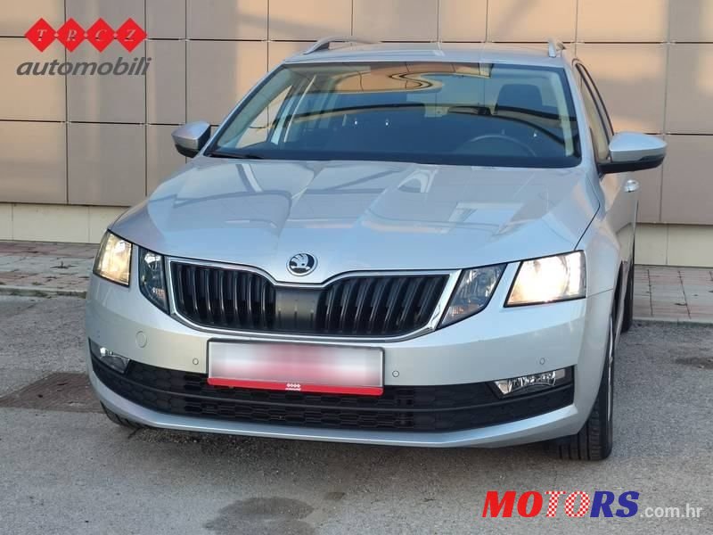 2019' Skoda Octavia Combi 2.0 Tdi Dsg photo #2