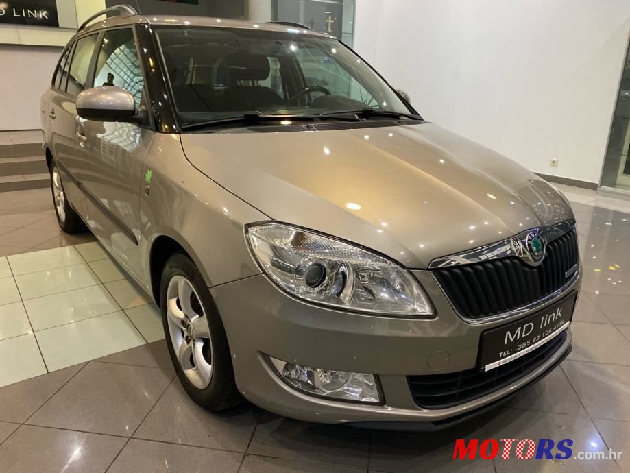 2011' Skoda Fabia Combi photo #3