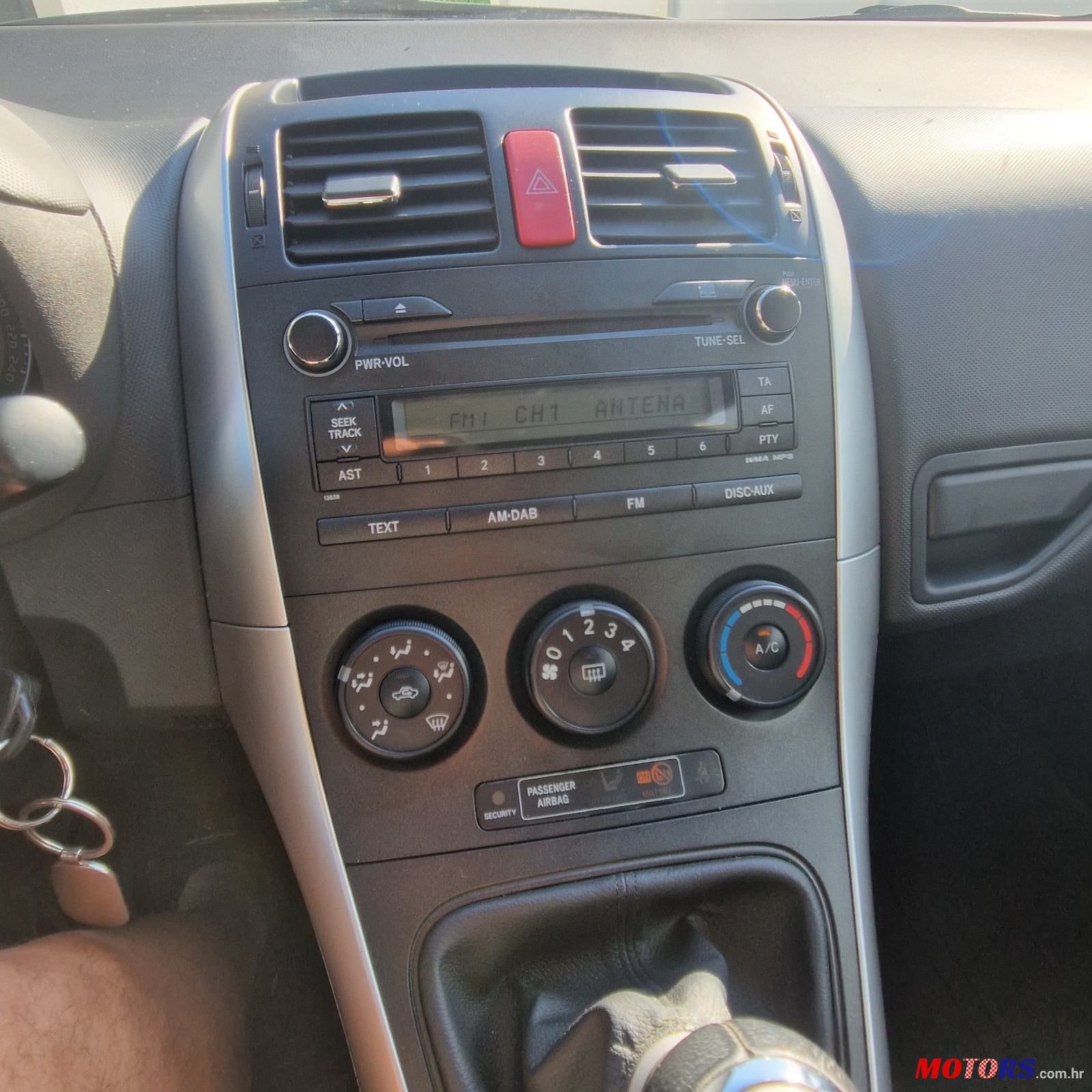 2012' Toyota Auris 1,3 3 Vvt-I photo #5