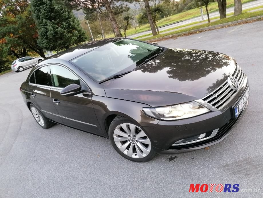 2013' Volkswagen Passat photo #1