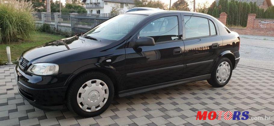 2002' Opel Astra 1,7 Dti photo #1