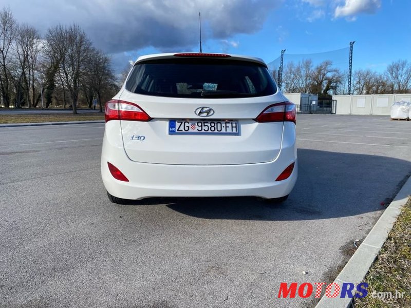 2014' Hyundai i30 Cw 1,6 Crdi photo #4