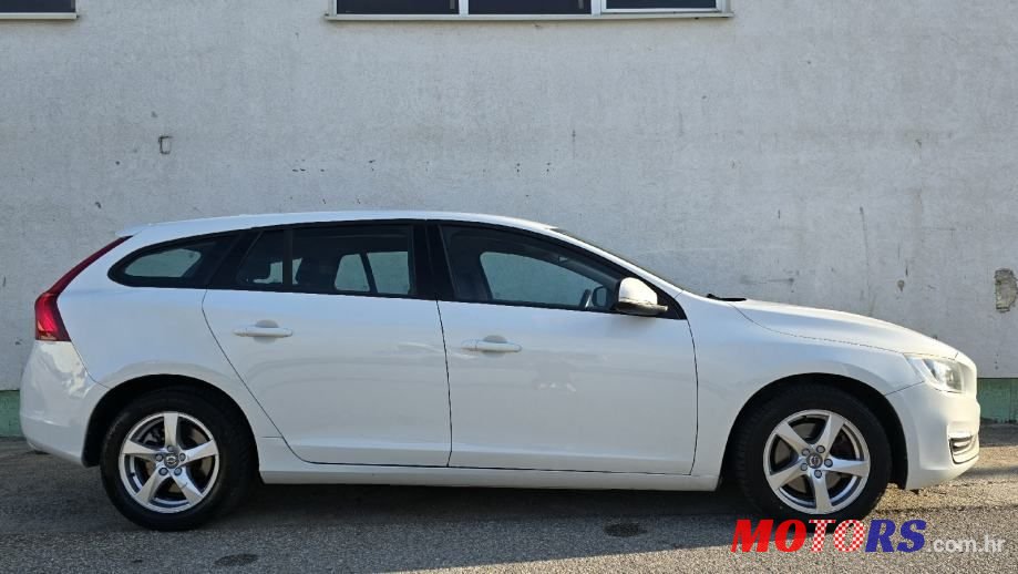 2017' Volvo V60 2.0 D2 photo #5