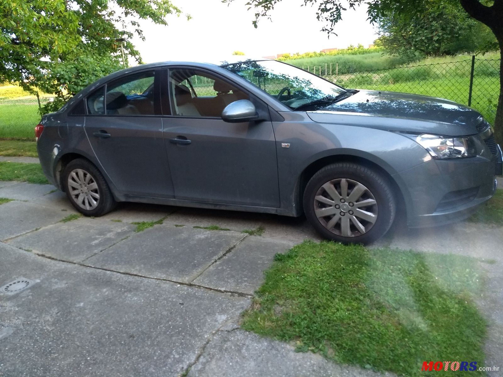 2010' Chevrolet Cruze photo #1