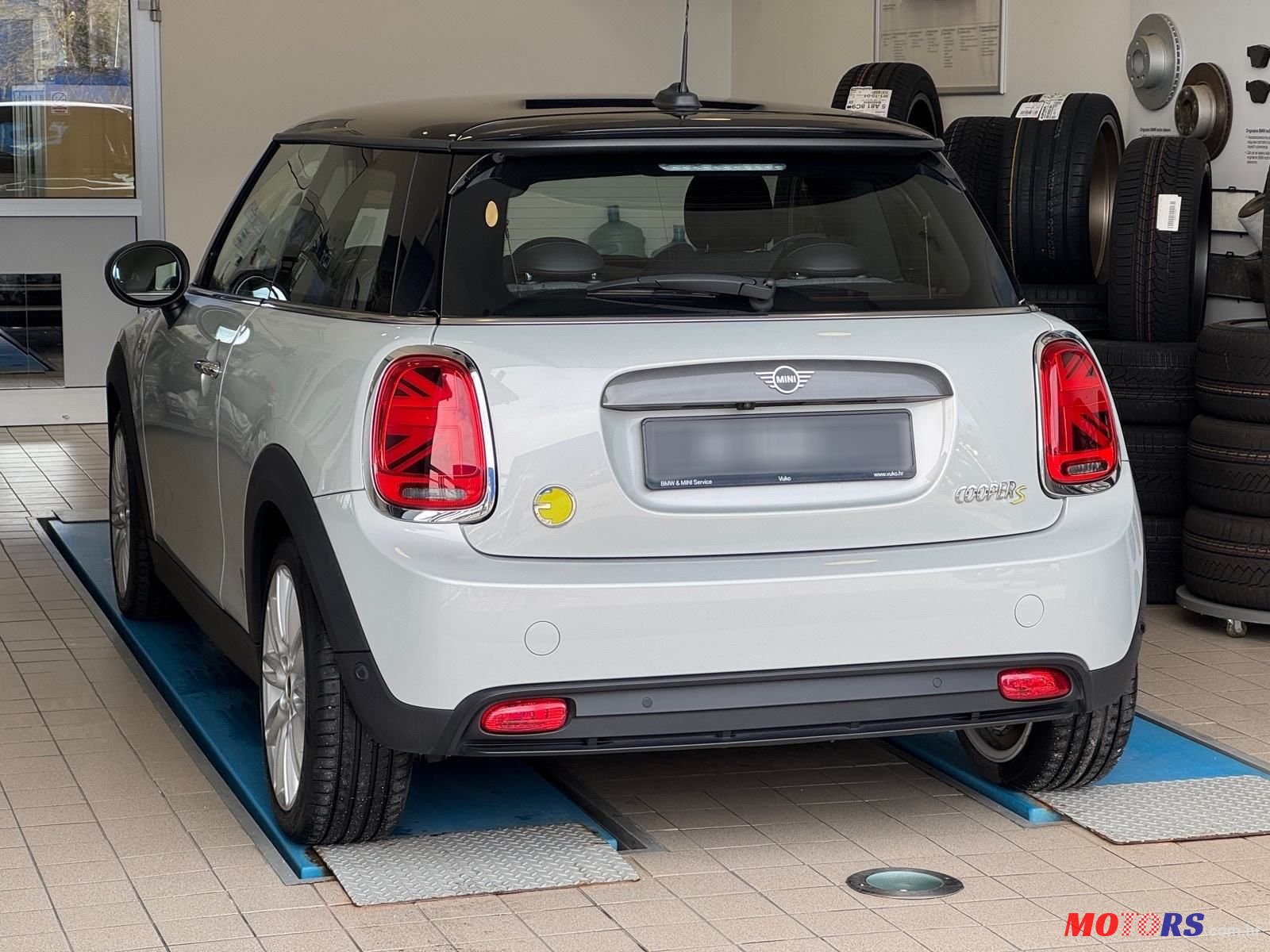 2020' MINI Cooper Se photo #4