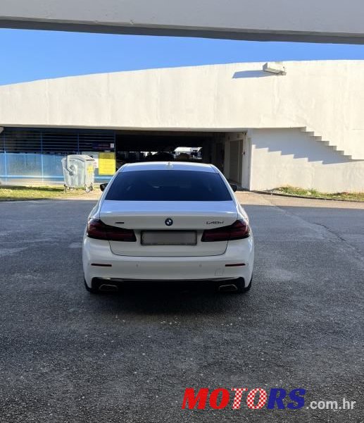 2021' BMW Serija 5 540Xd photo #5