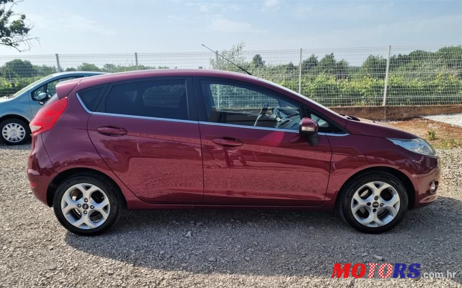 2009' Ford Fiesta photo #6