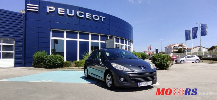 2010' Peugeot 207 1,4 Vti photo #2