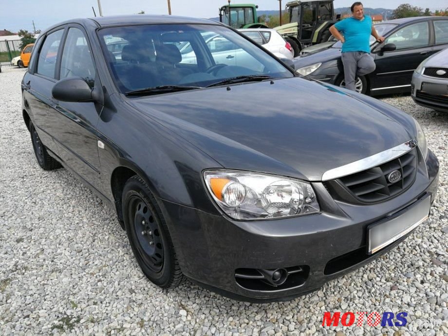 2005' Kia Cerato 1,5 Crdi Lx photo #2