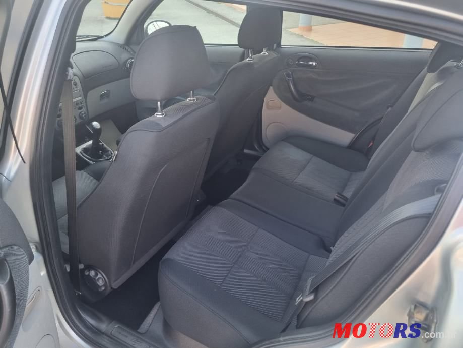 2003' Alfa Romeo 147 1,6 Ts photo #3