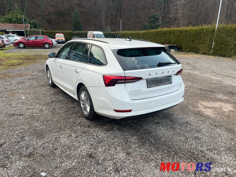 2022' Skoda Octavia Combi photo #2